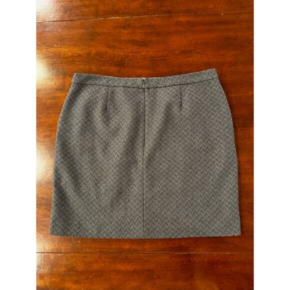 Banana Republic Wool Knee Length Skirt Heritage Gray Button Accent Pockets Sz 14 - Picture 5 of 11